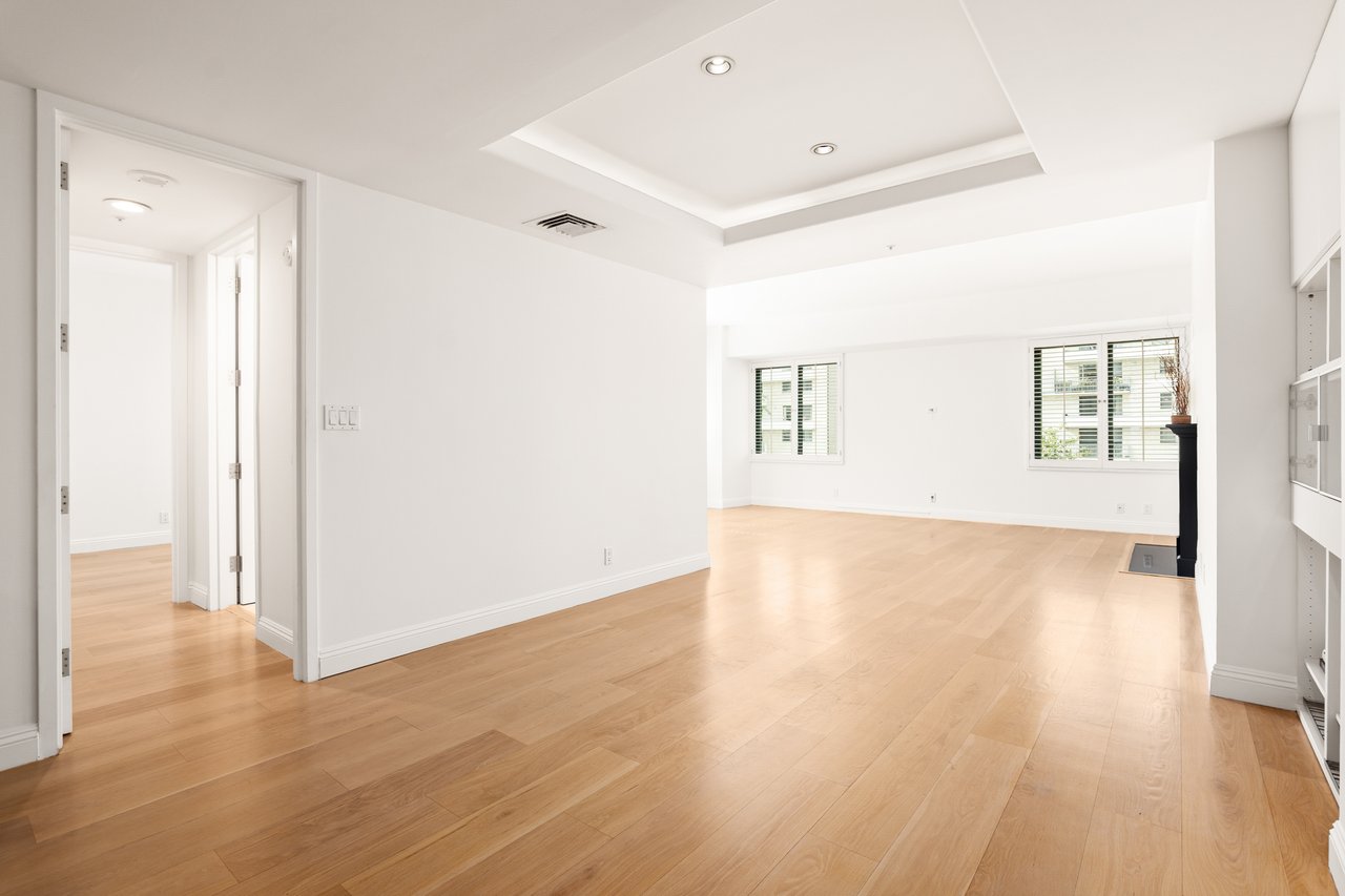 The Dorchester #408, Wilshire Corridor