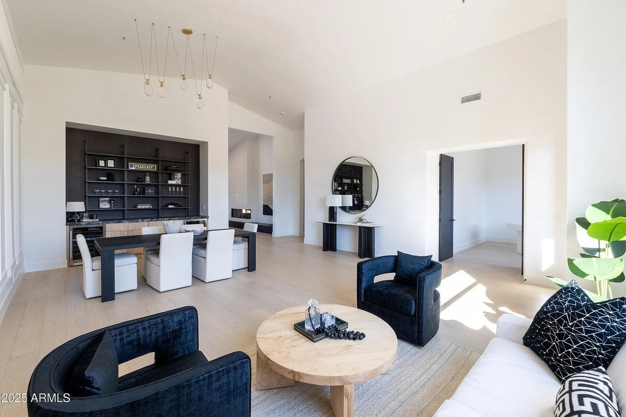 9238 E PALM TREE Drive, Scottsdale