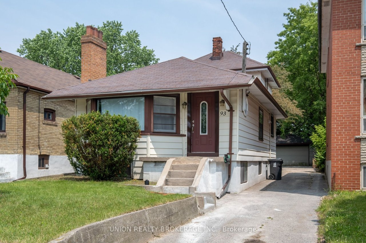 93 Robinson Ave