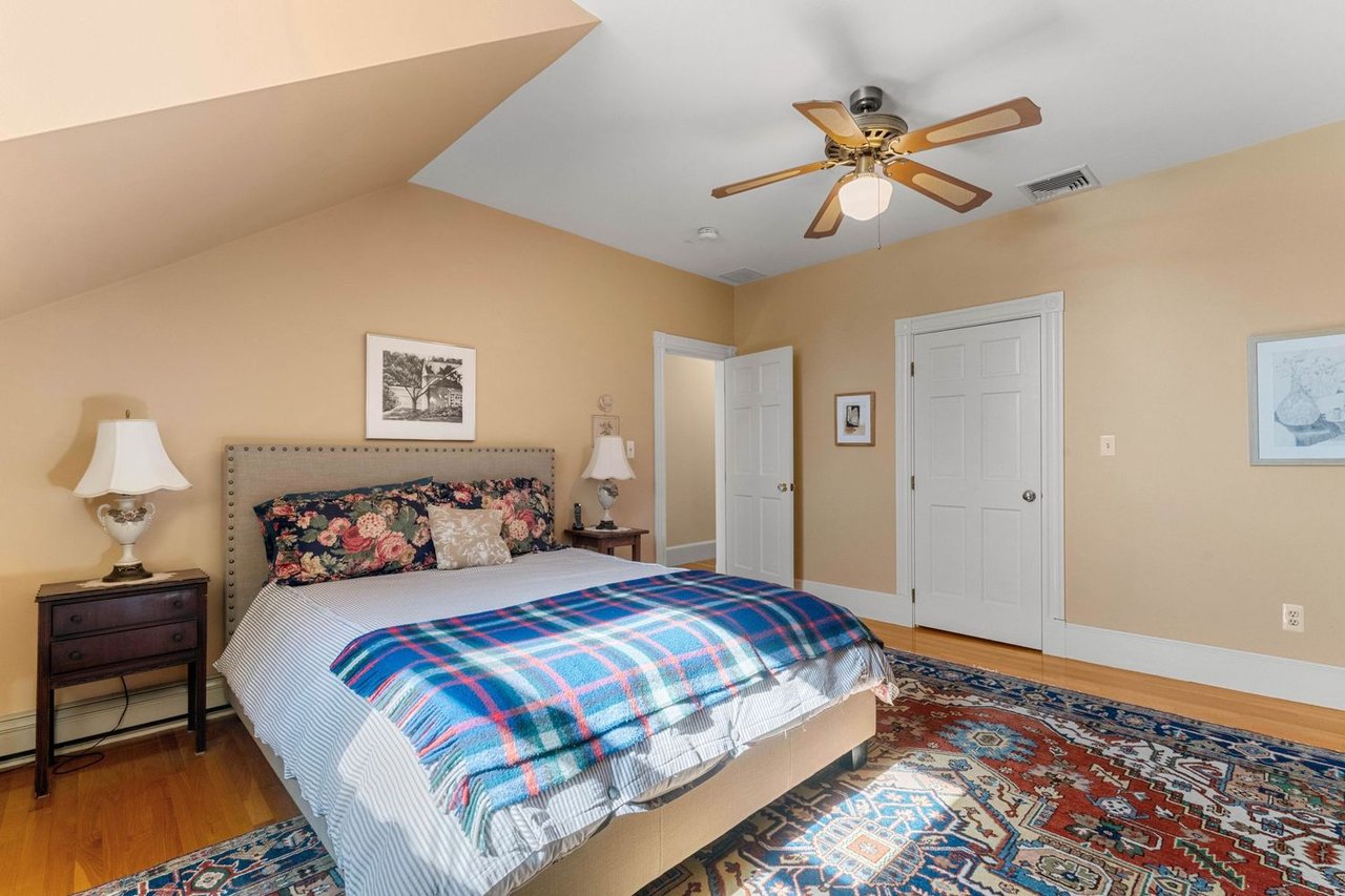 2 Wallace Ct
