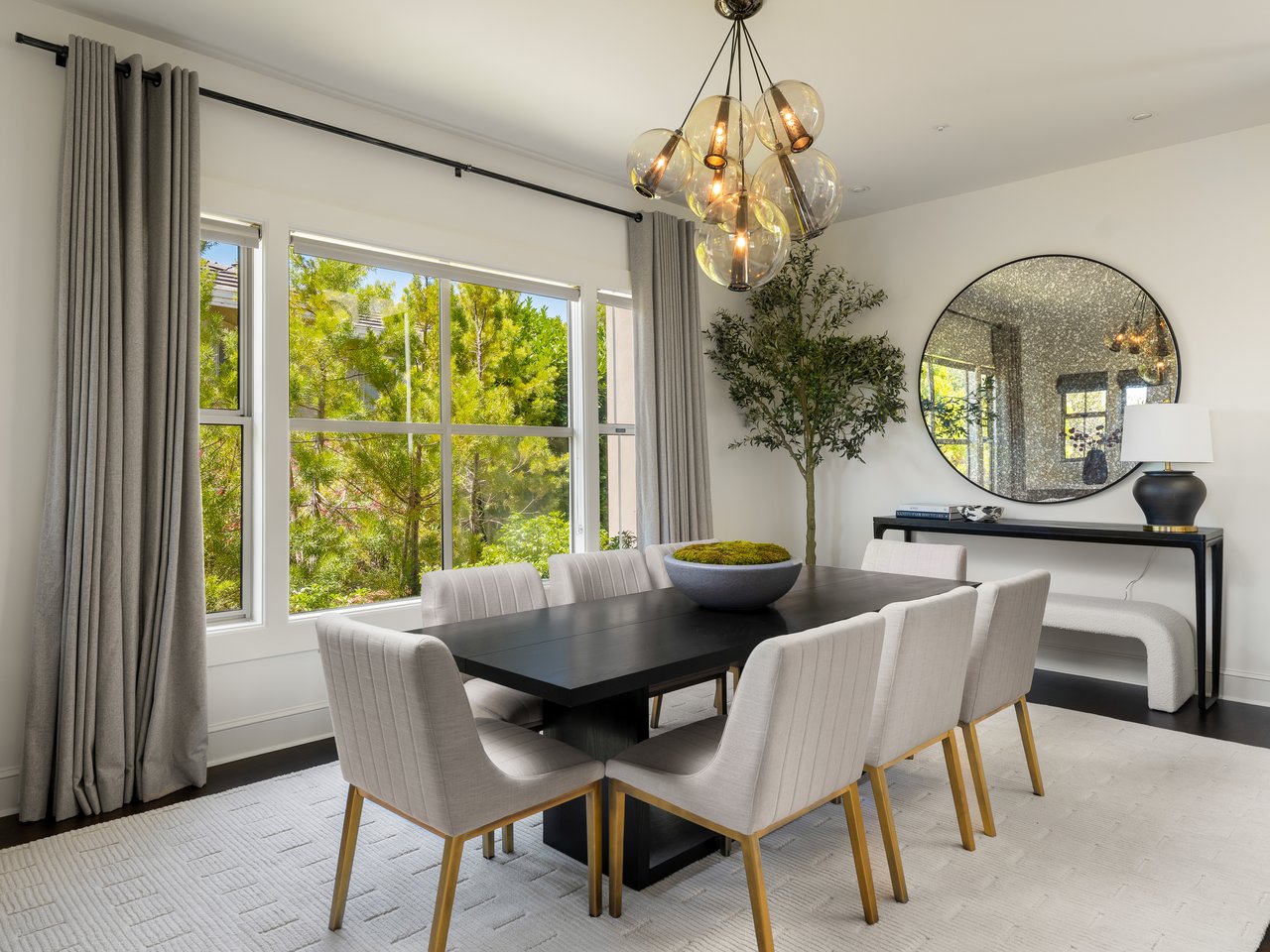 Architectural Modernism, Bay Views, and Exceptional Outdoor Living