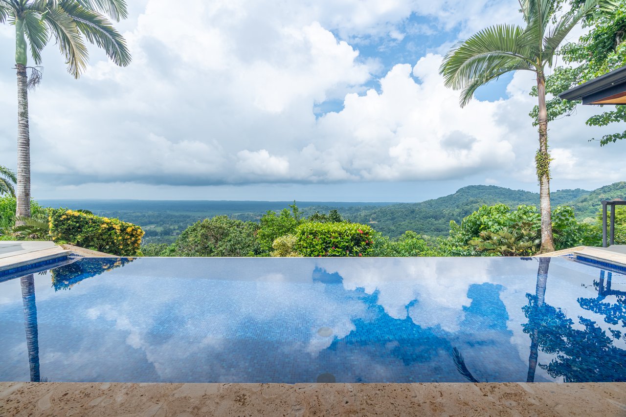 Casa Amarilla – Oceanfront Luxury Meets Sustainable Living in Tres Rios