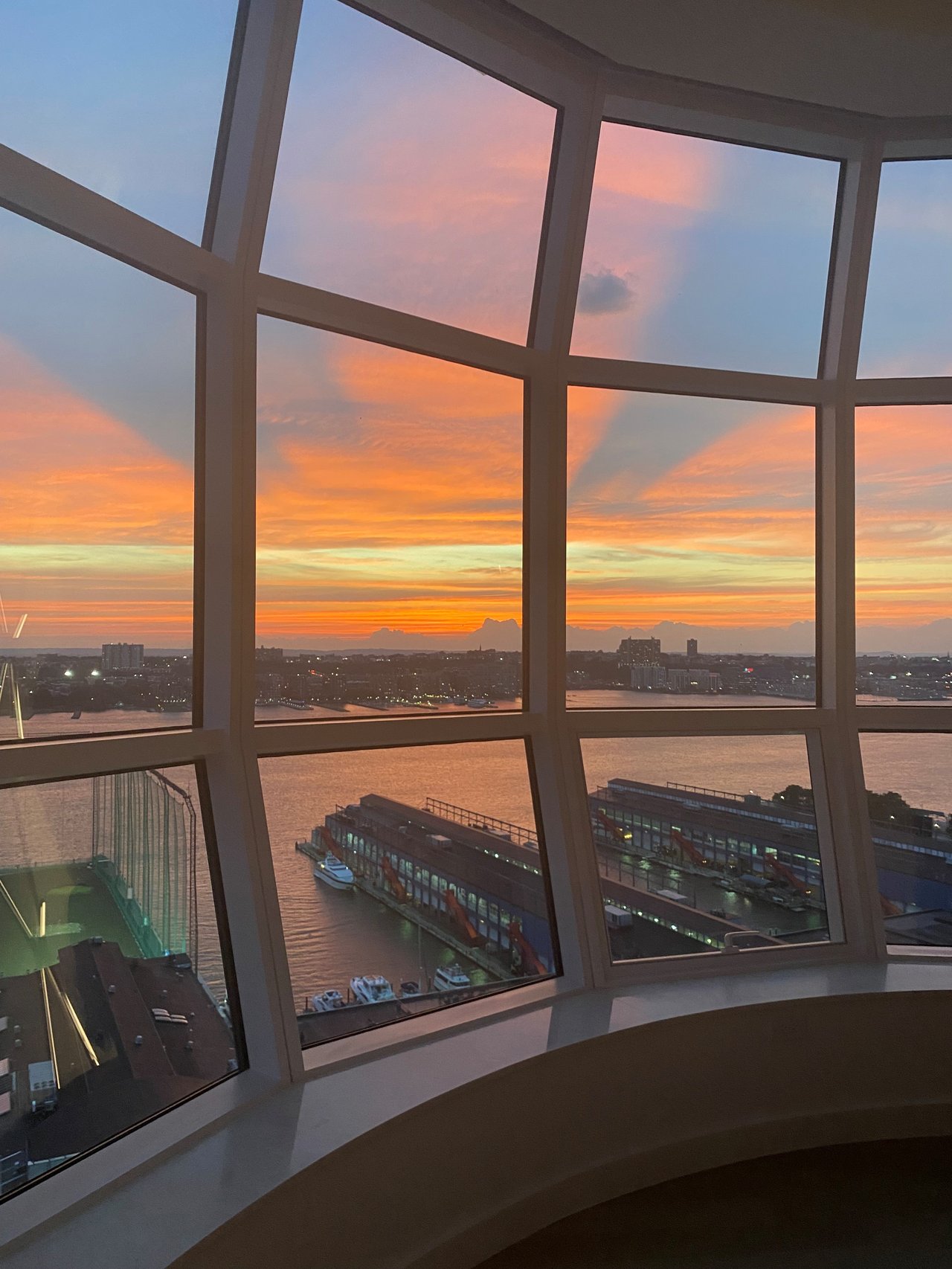 515 W 18th St #PH2203