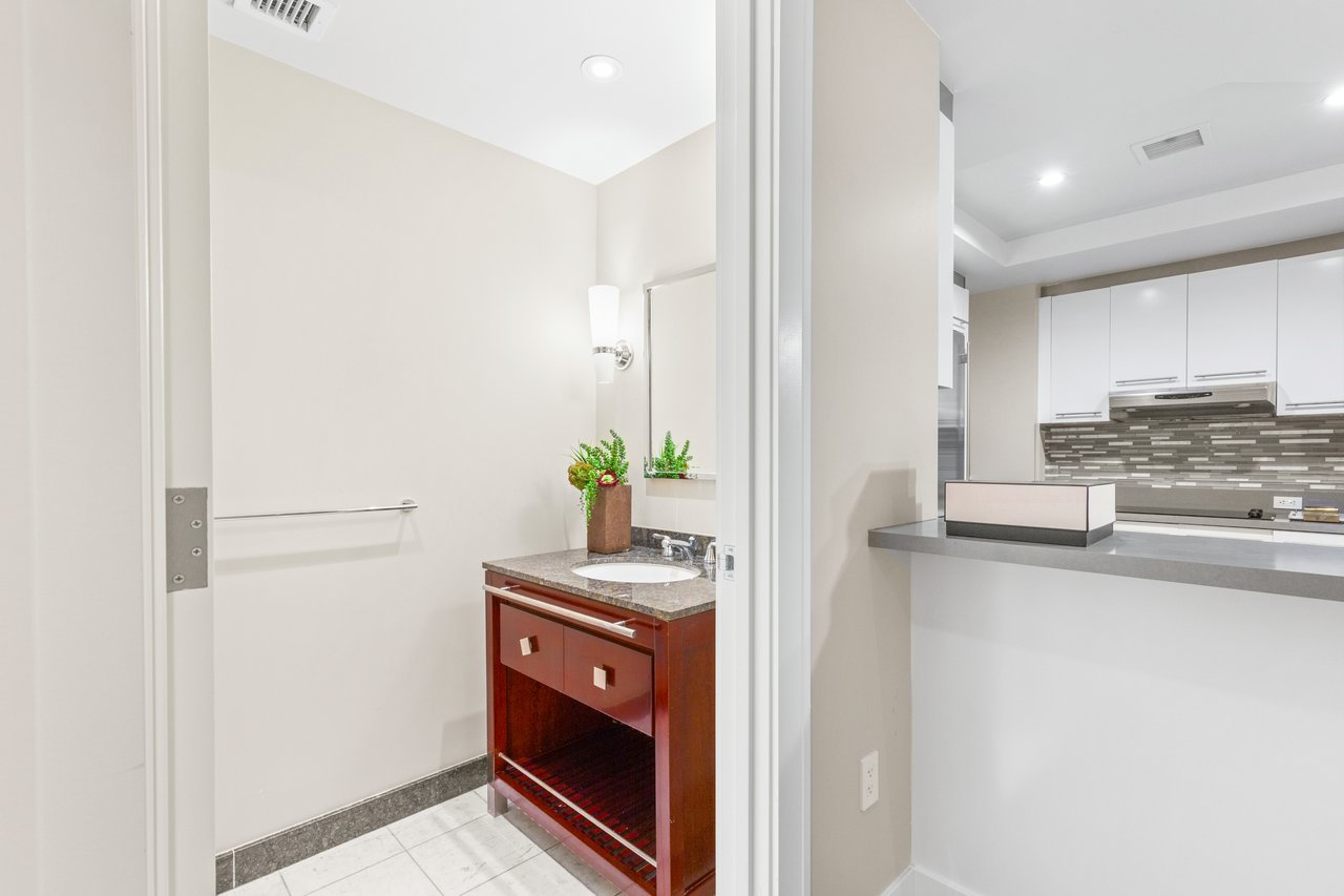 2700 Las Vegas Boulevard 2303