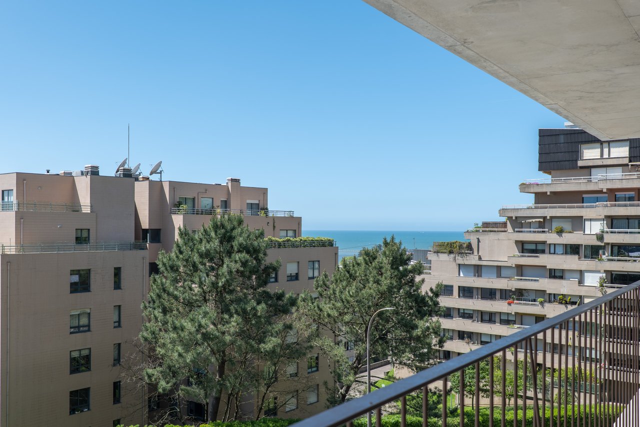 3-Bedroom Apartment with Panoramic Ocean & River Views in the iconic Foz do Douro's New Landmark - Miramar Tower 