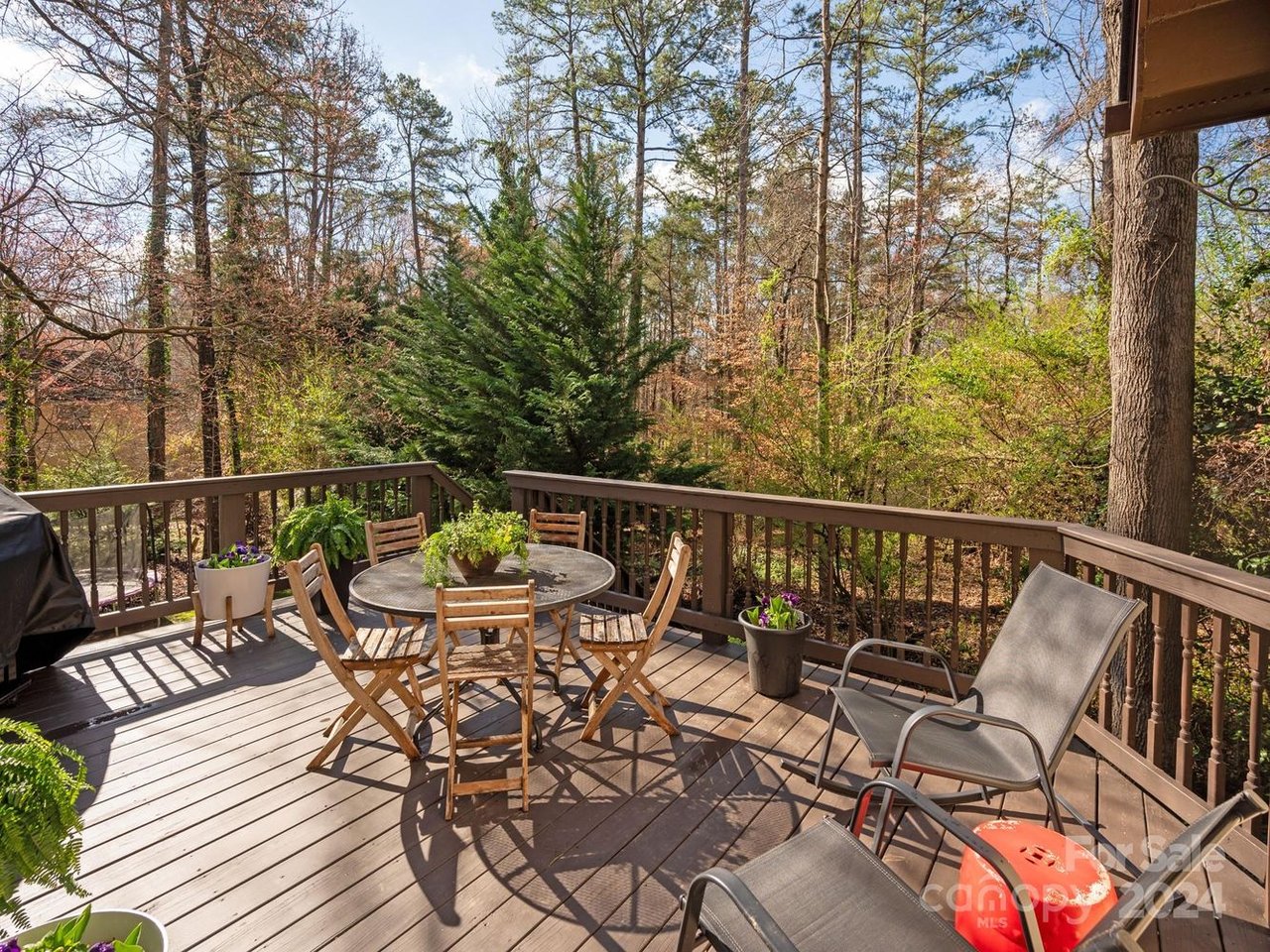 2324 Wedgewood Dr