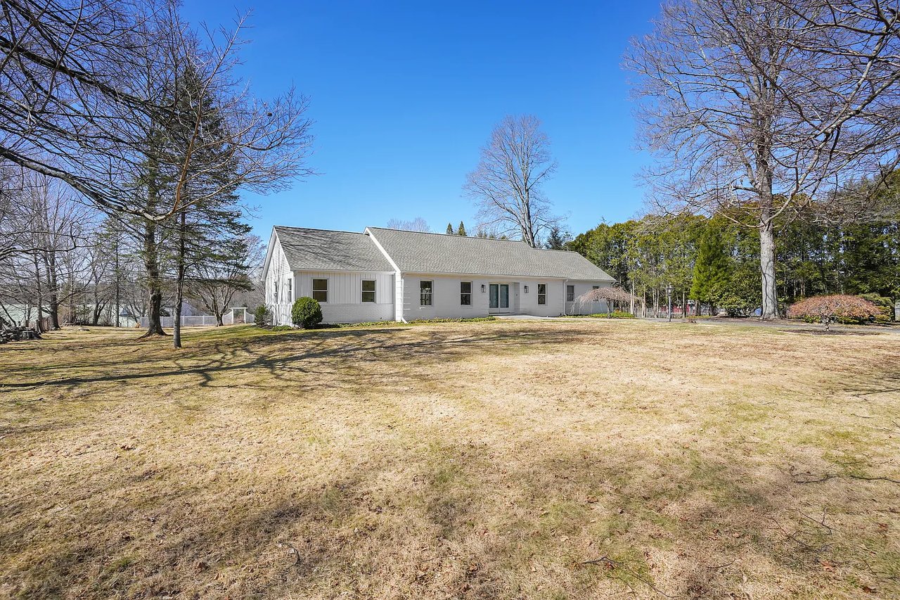 160 Old Hawleyville Rd