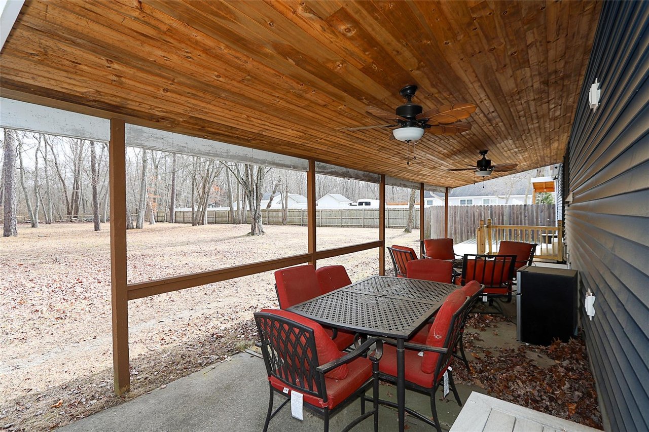 21 Peconic Rd