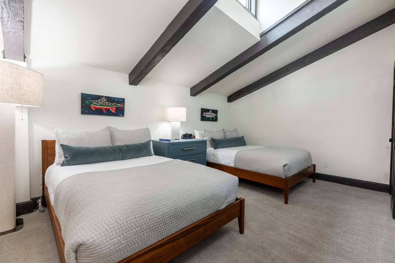 The Lodge at Vail Condominiums #360