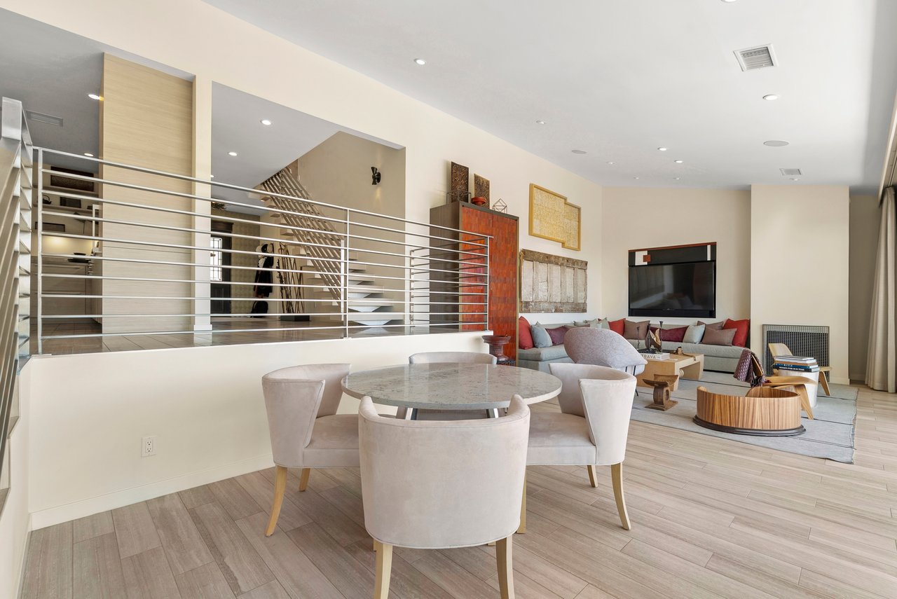 1364 Angelo Dr, BHPO