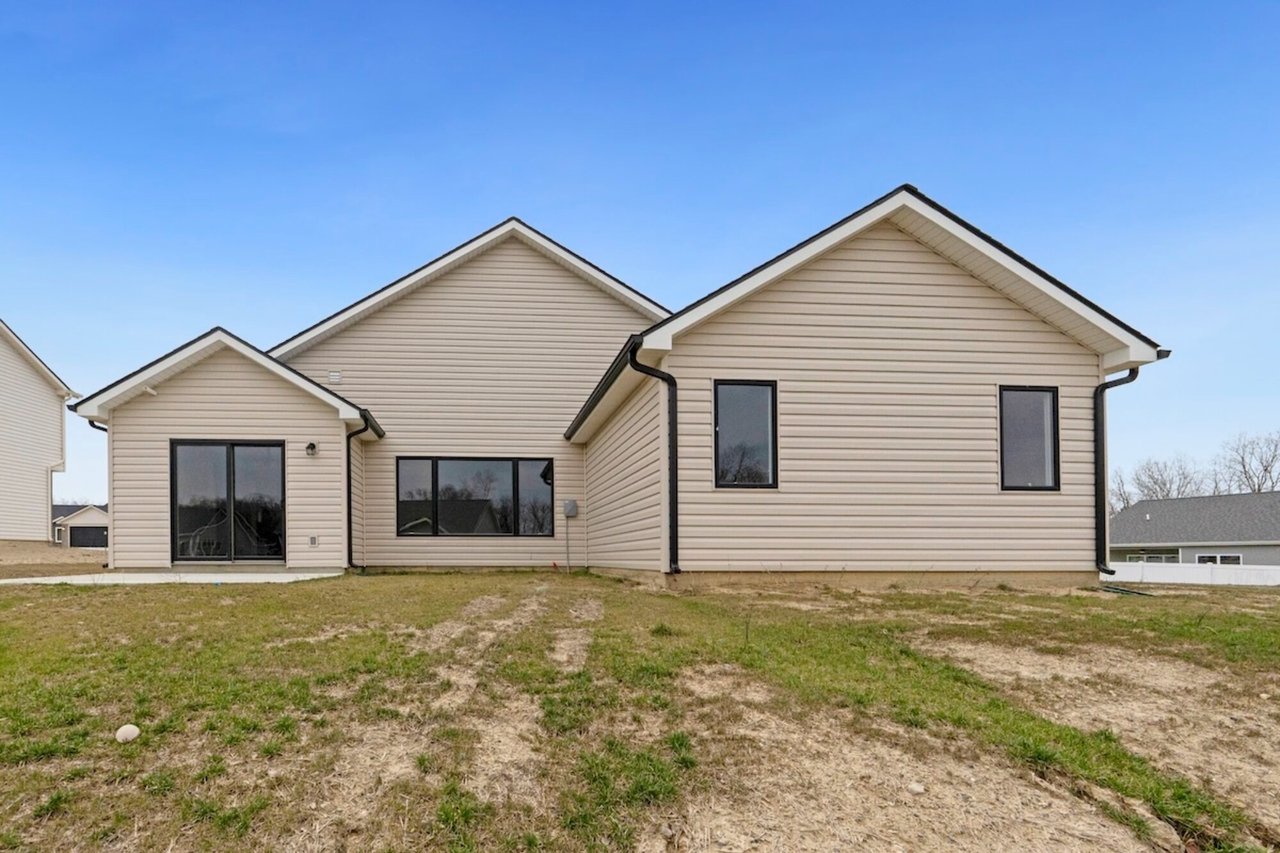 111 Sunset Dr