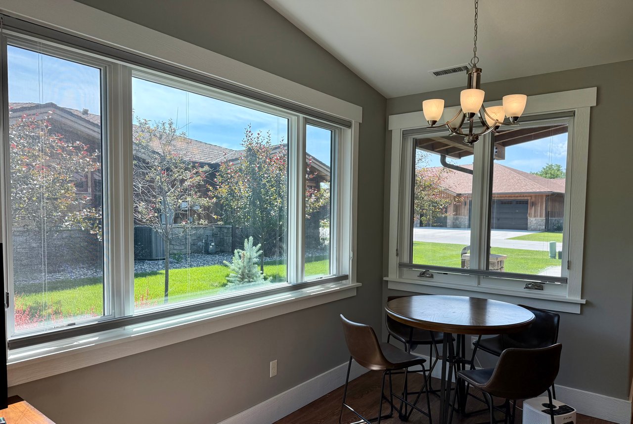 11 Creekside Lane