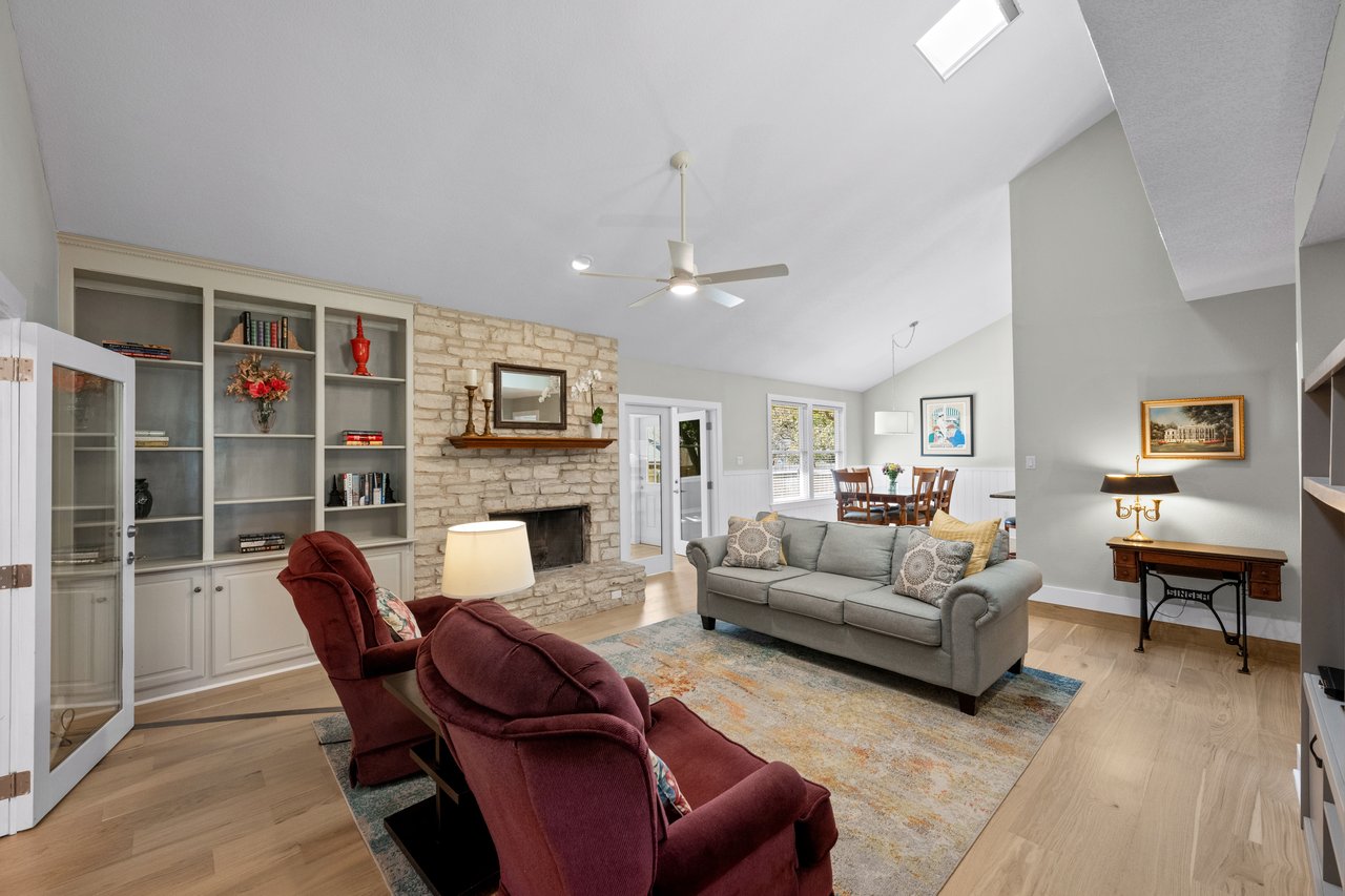 6103 Waldon Hollow