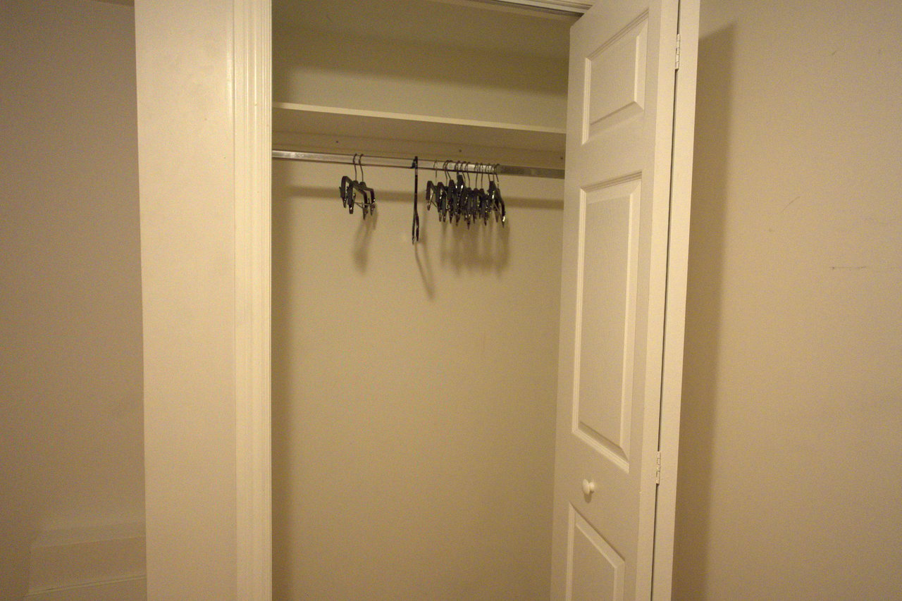 Baby Point Basement 1 Bedroom Unit 