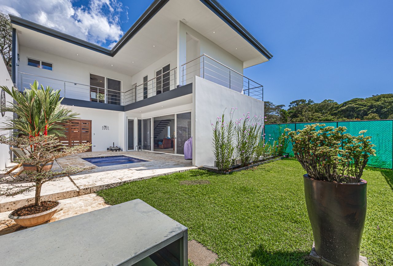 Elegant Tropical Villa Steps from Playa Hermosa – Gated Community