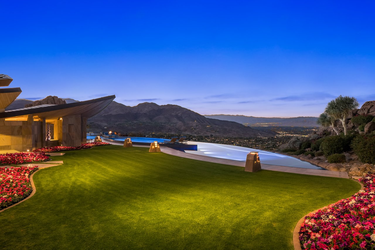 706 Summit Cv