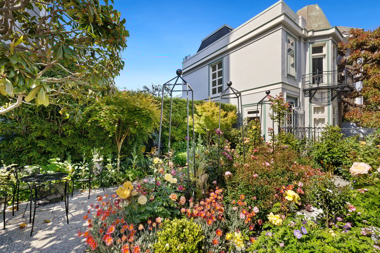 Majestic Pacific Heights View Apartment