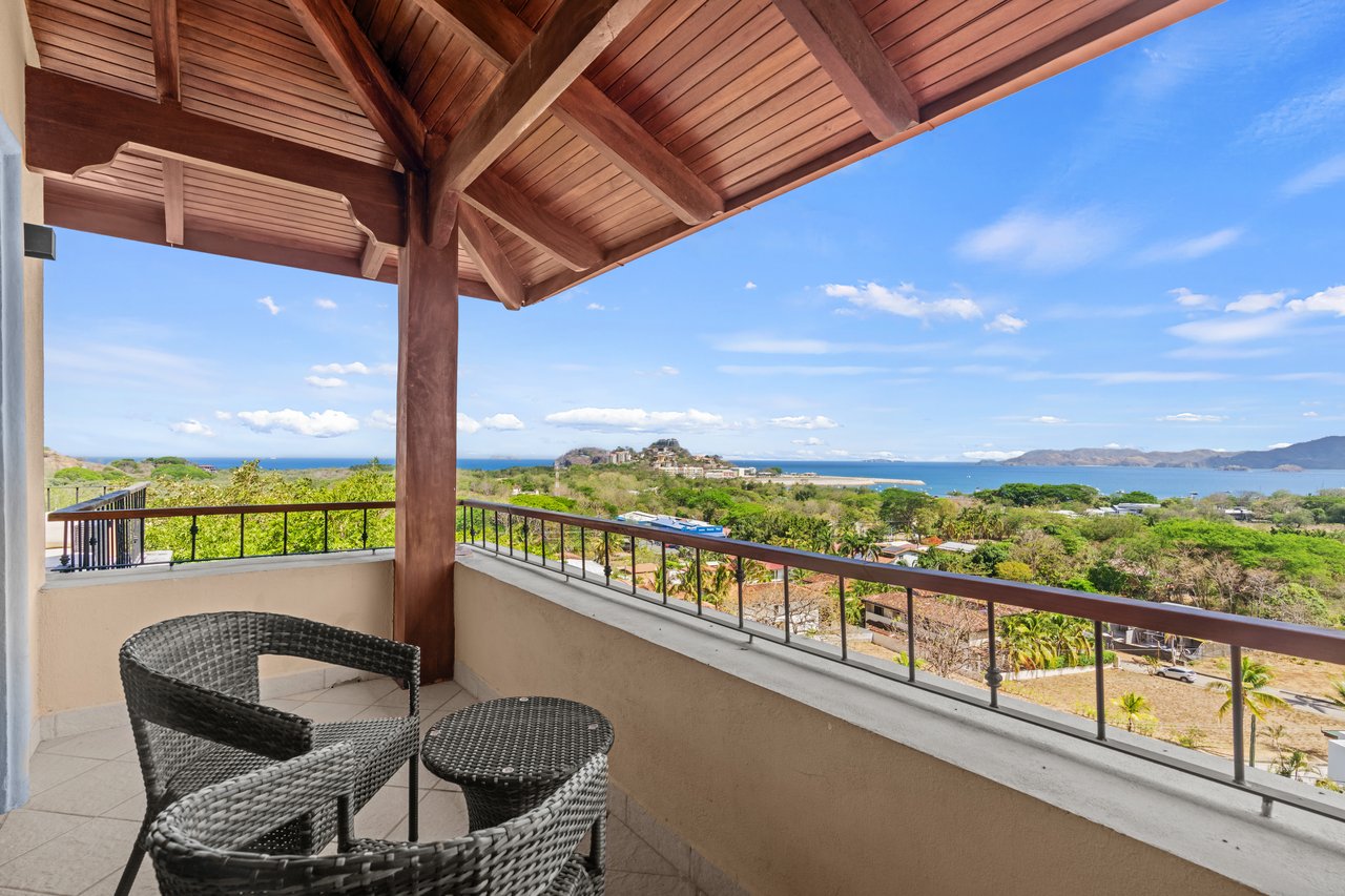 Casa Omega | Ocean View Apartment Complex in Altos de Flamingo