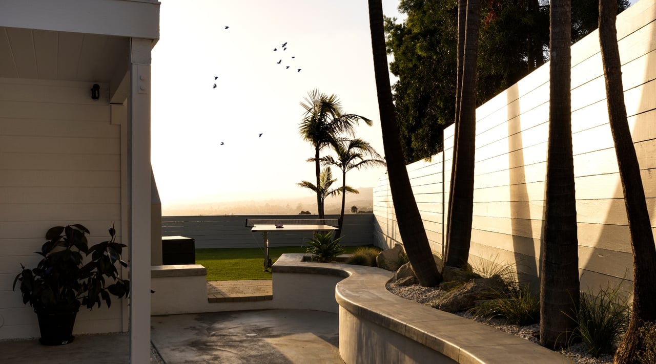 WHY SOME AGENTS CHOOSE A DIFFERENT KIND OF BROKERAGE