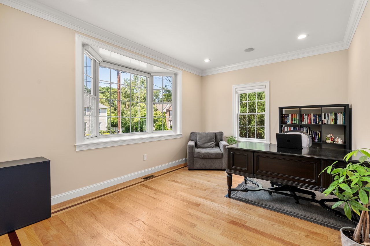 18 Patton Rd, Wellesley