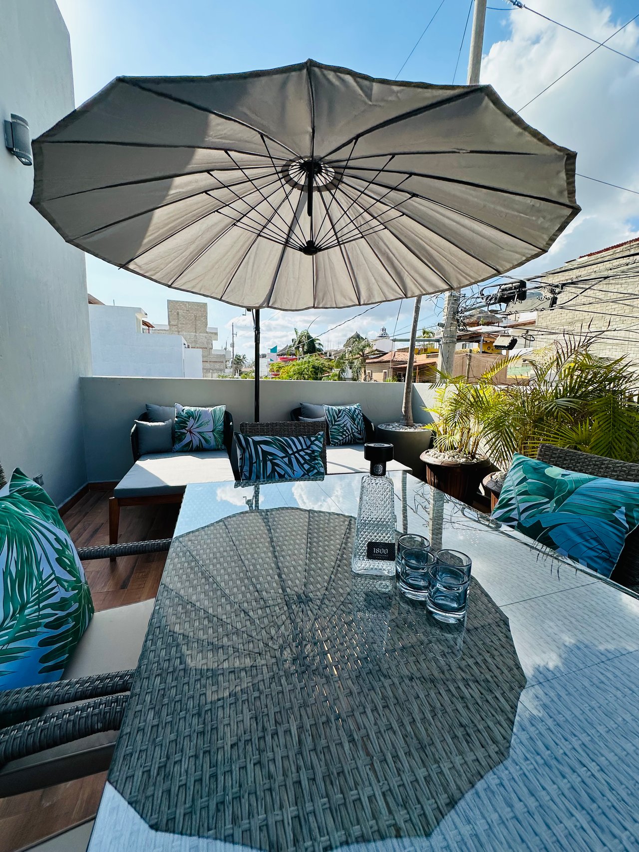 Spacious, Safe & Private - Golden Zone 2 Bed Oasis with Private Pool 👙