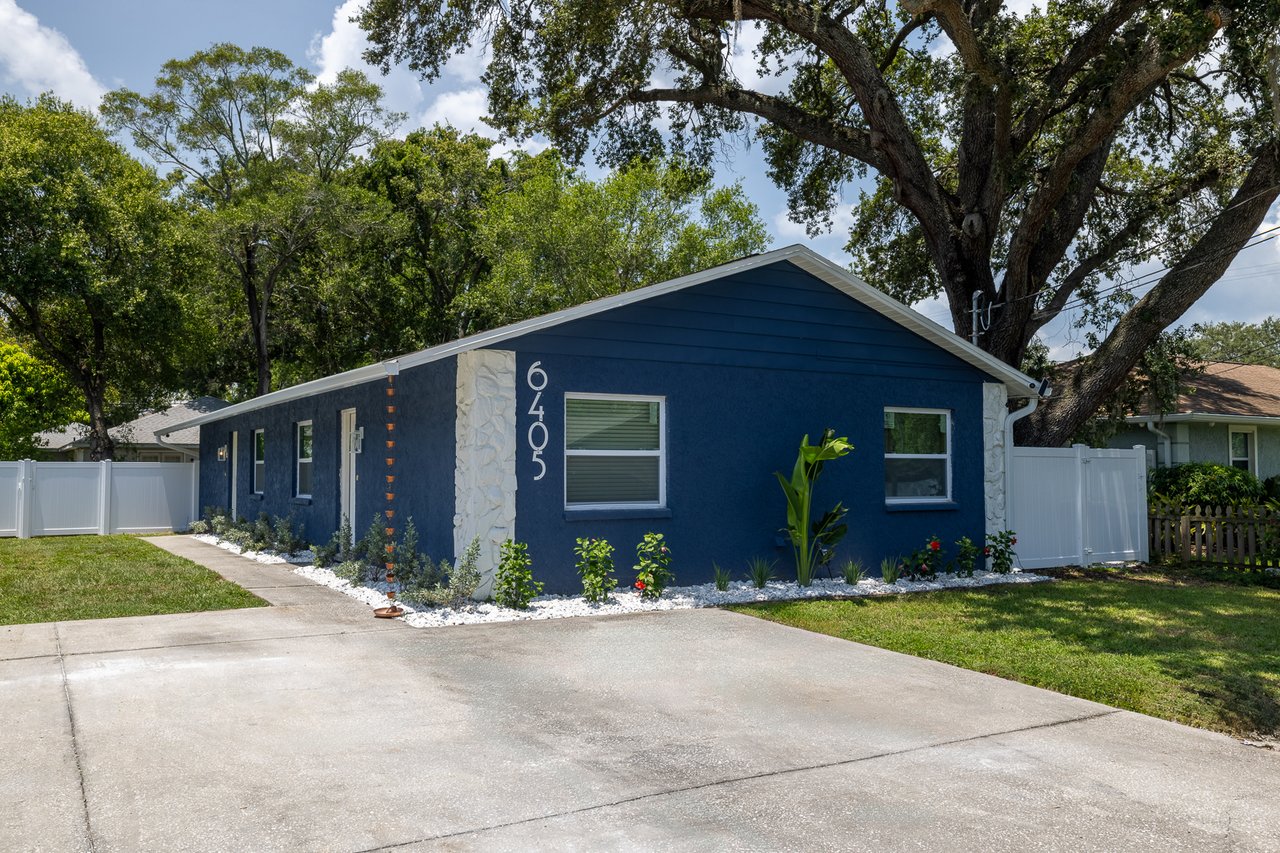 Chic S. Tampa Duplex • Near Macdill • Private Yard