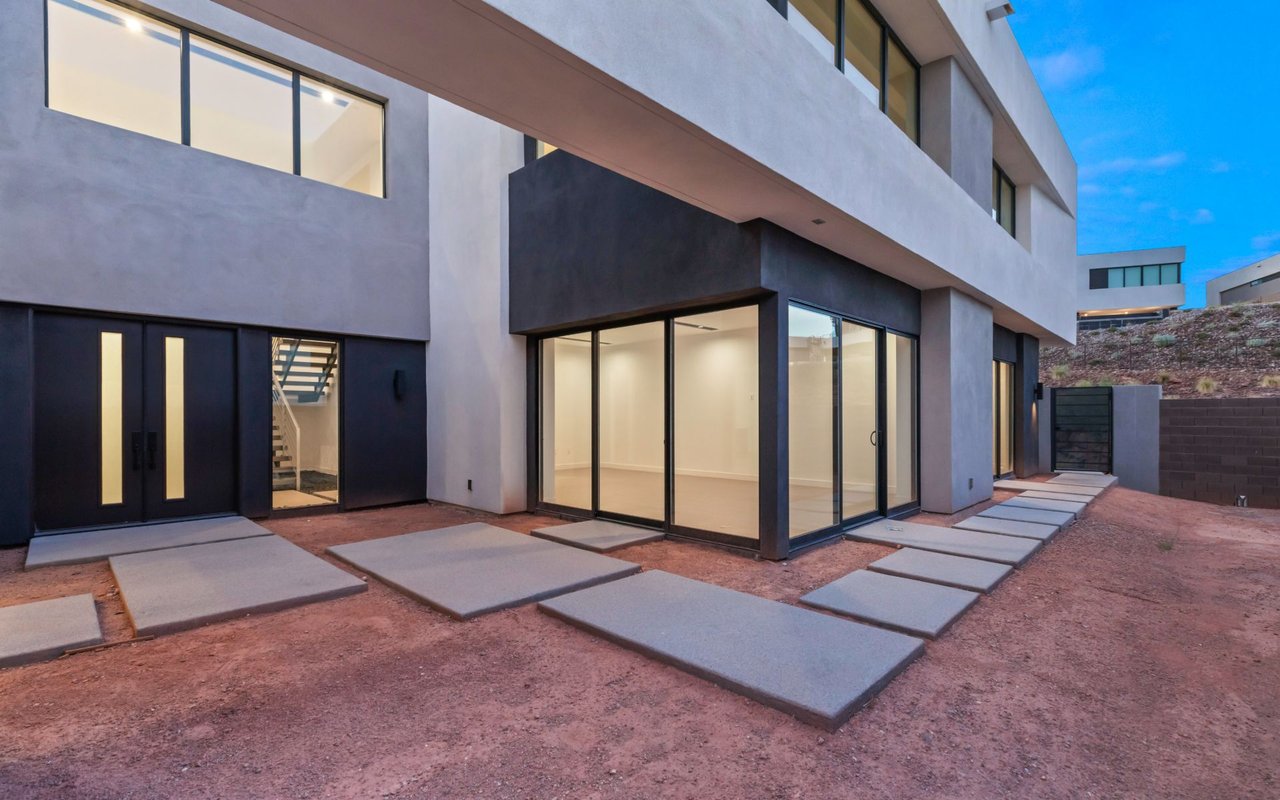 25 Canyon Bay Drive