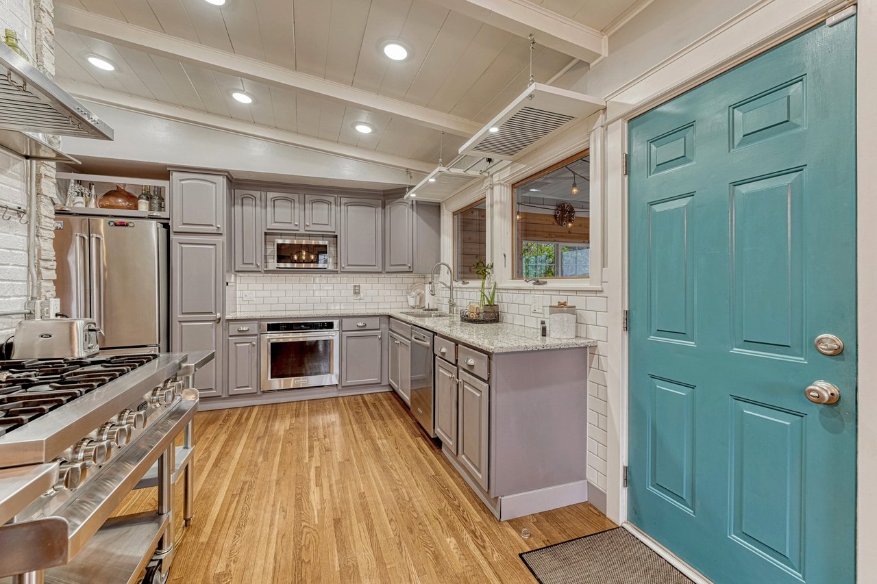 5335 Sapphire Drive