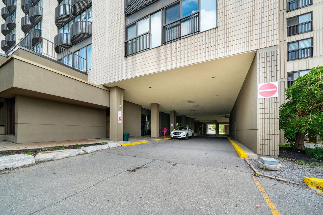 2737 Keele St 312