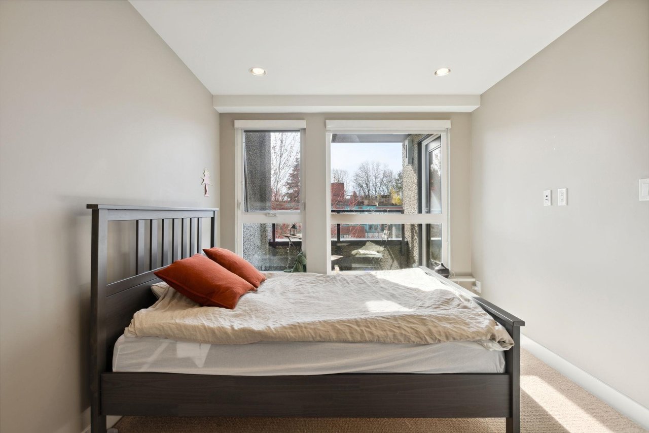 2481 Waterloo St, #403