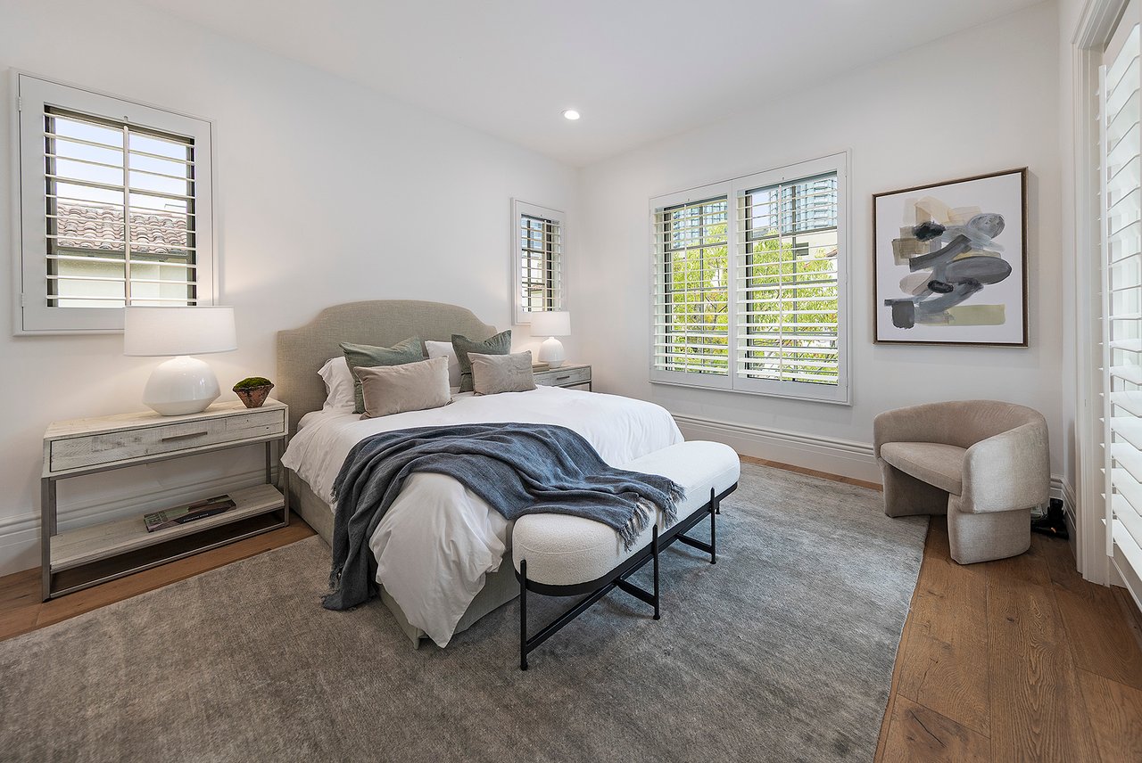 10210 Century Woods Dr, Century City