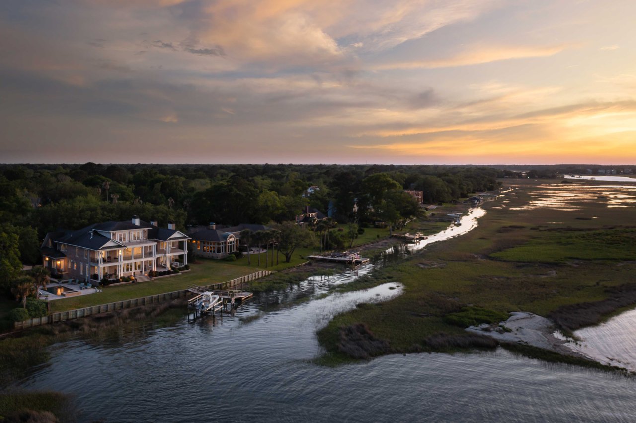 931 White Point Boulevard