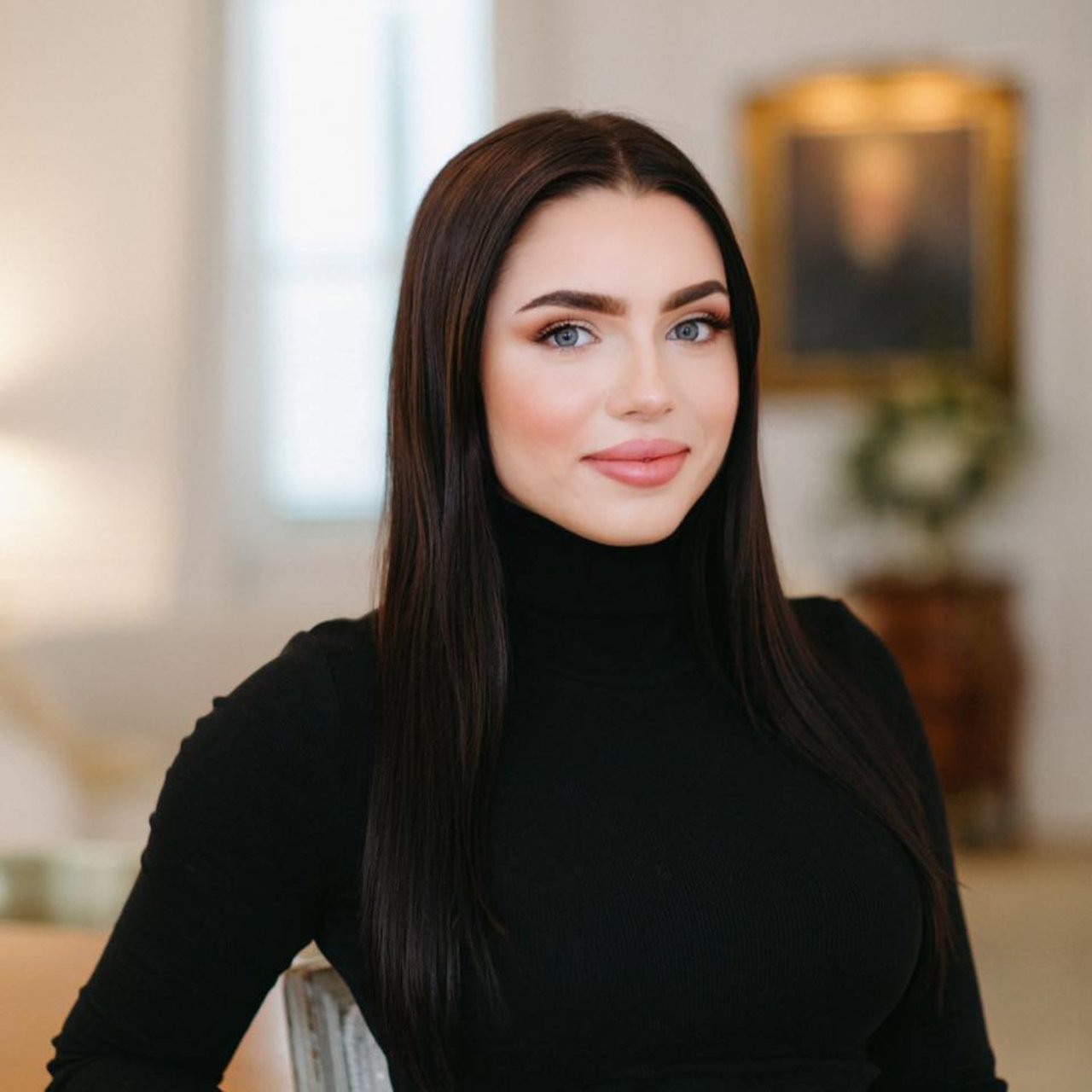 Amberly B. Stuart New Orleans, LA Real Estate Agent Headshot