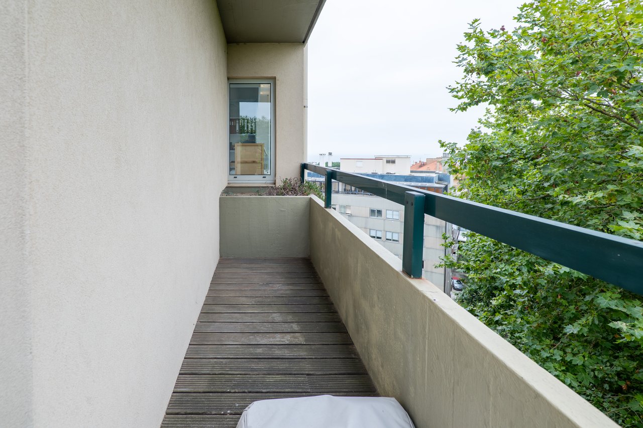 Sea View 2-Bedroom Apartment for Rent in Tranquil Foz Location