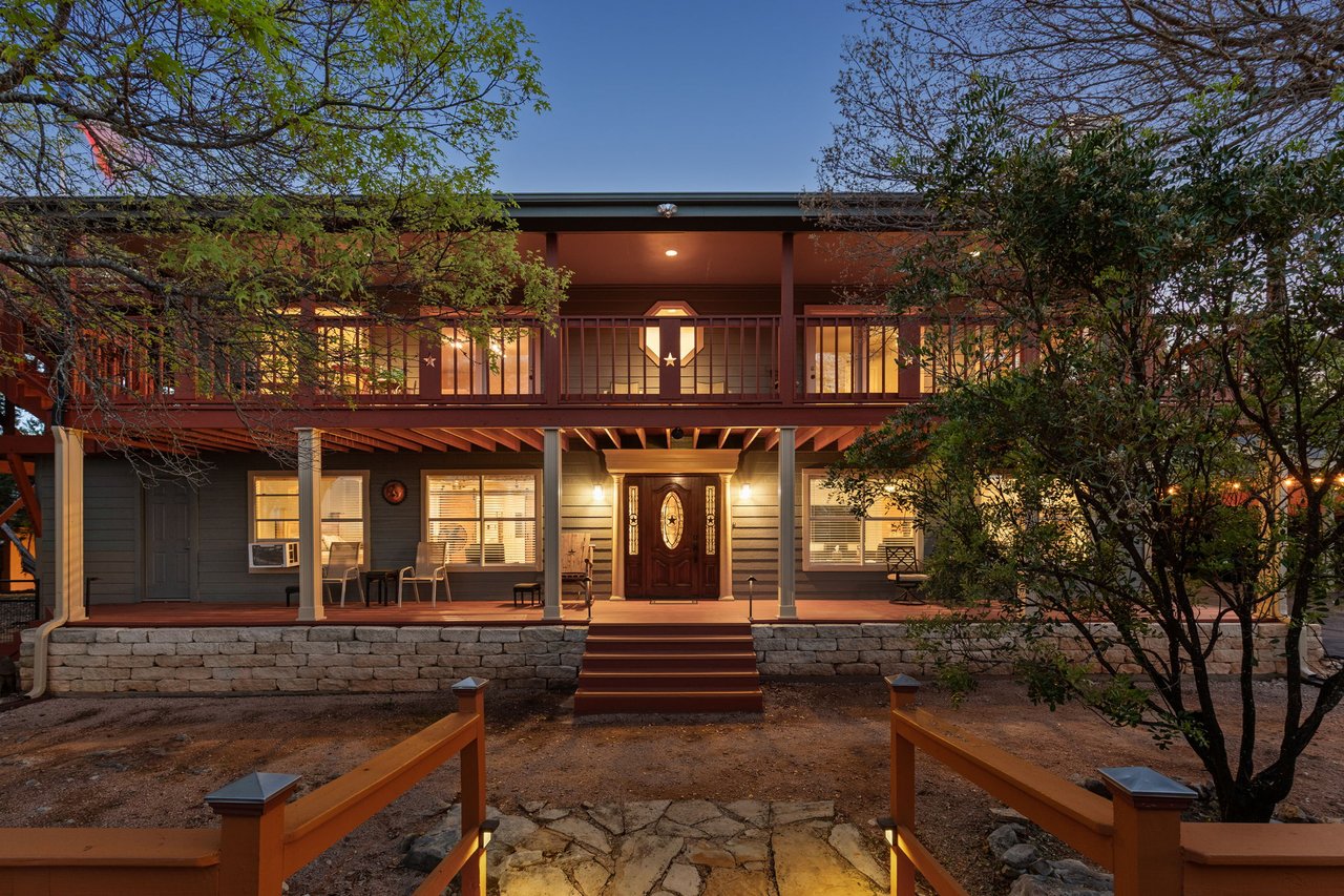 2706 Tradewind Dr Spicewood TX 78669