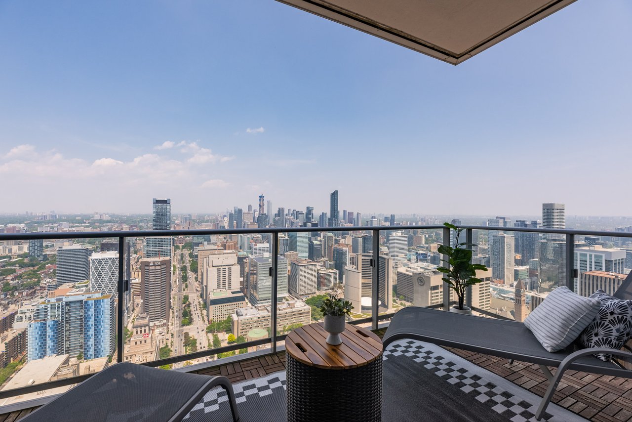 Suite 6104- 180 University Avenue