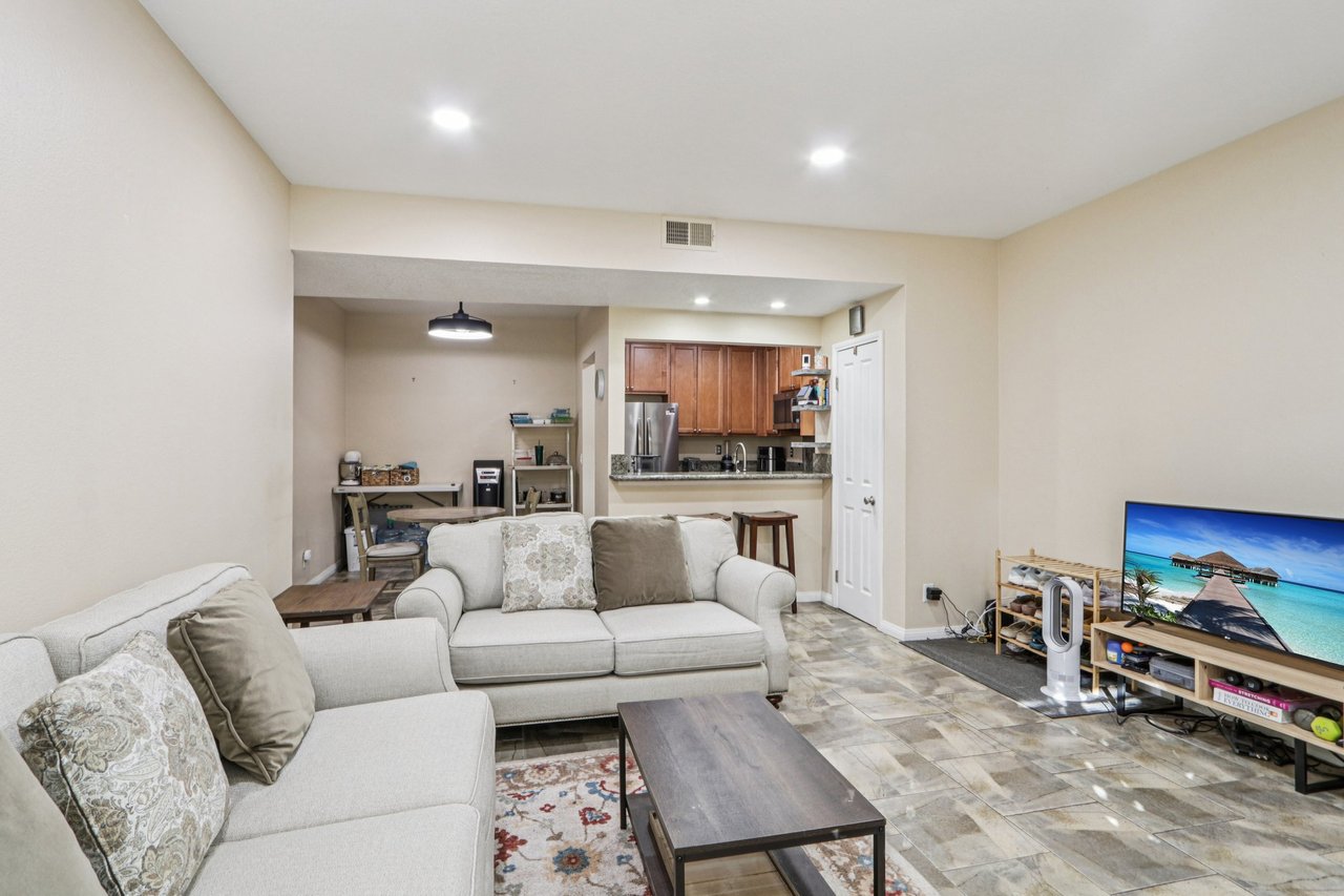 24111 Del Monte Dr, Valencia, CA 91355