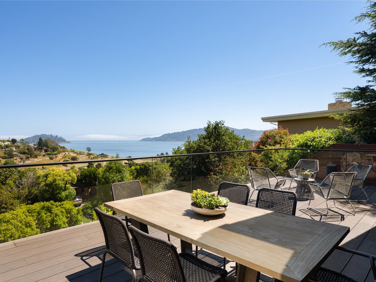 Stunning View Residence Built in 2015