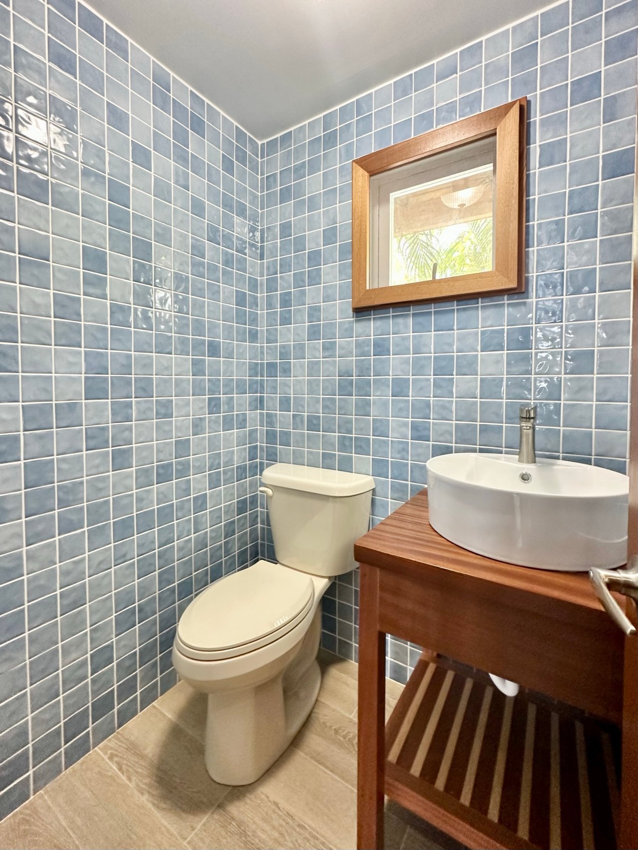 1109 Pieces of 8-Luxury Condo