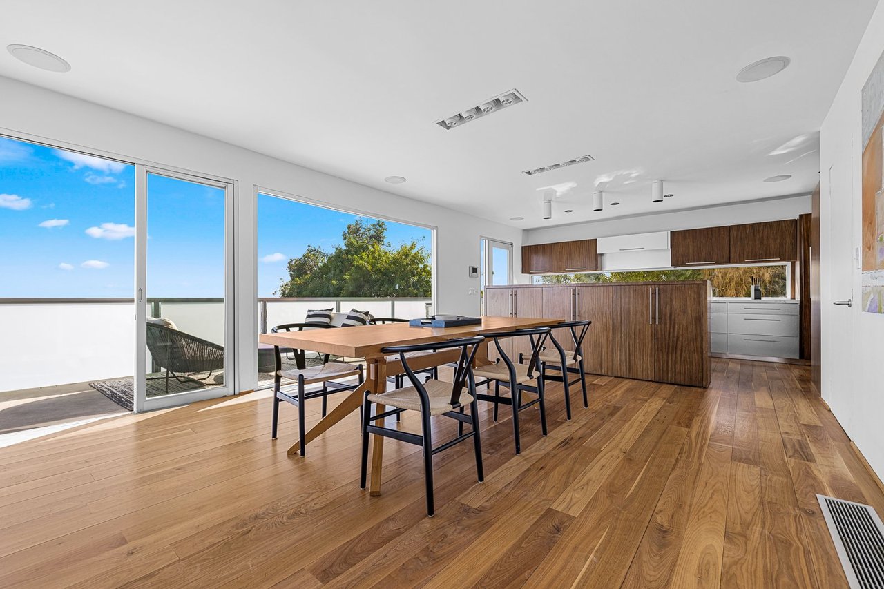 St Ives Dr, 90069