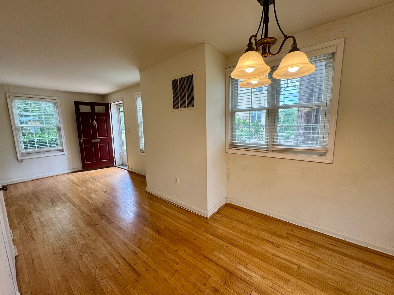Investor Special! 3-Level End Unit w/ Huge Upside in Fairlington Towne