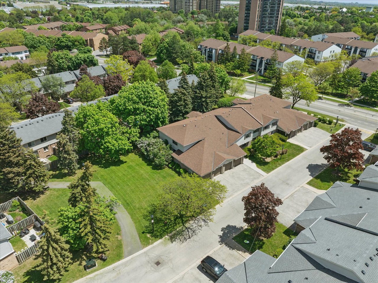 43-2701 Aquitaine Ave 
