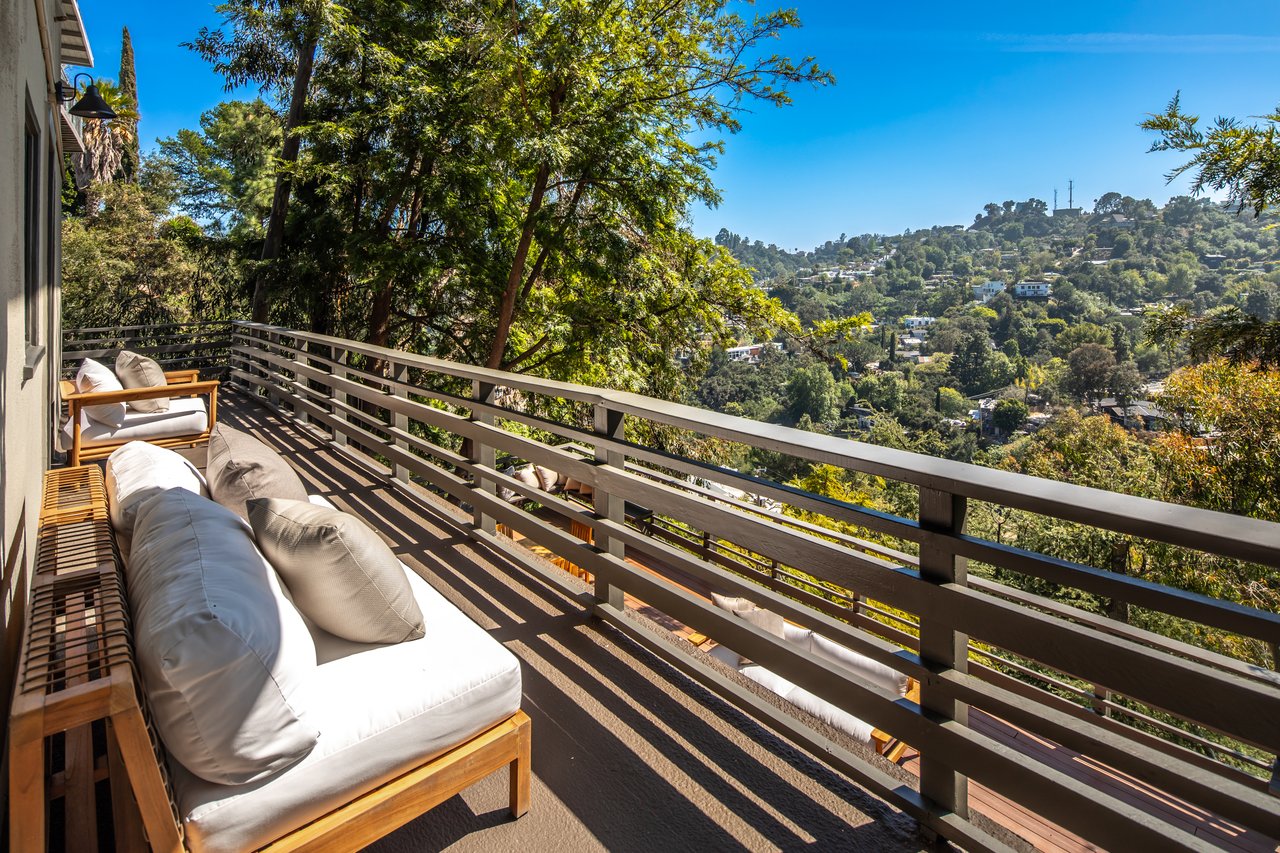 8595 Skyline Dr, Sunset Strip