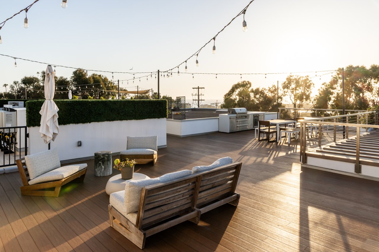  Downtown Carlsbad Coastal Residence 
