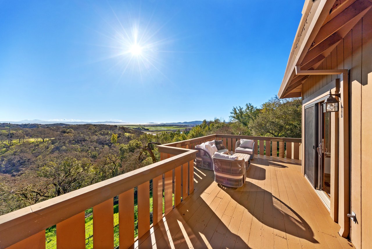 Private and Idyllic Setting with a Pool