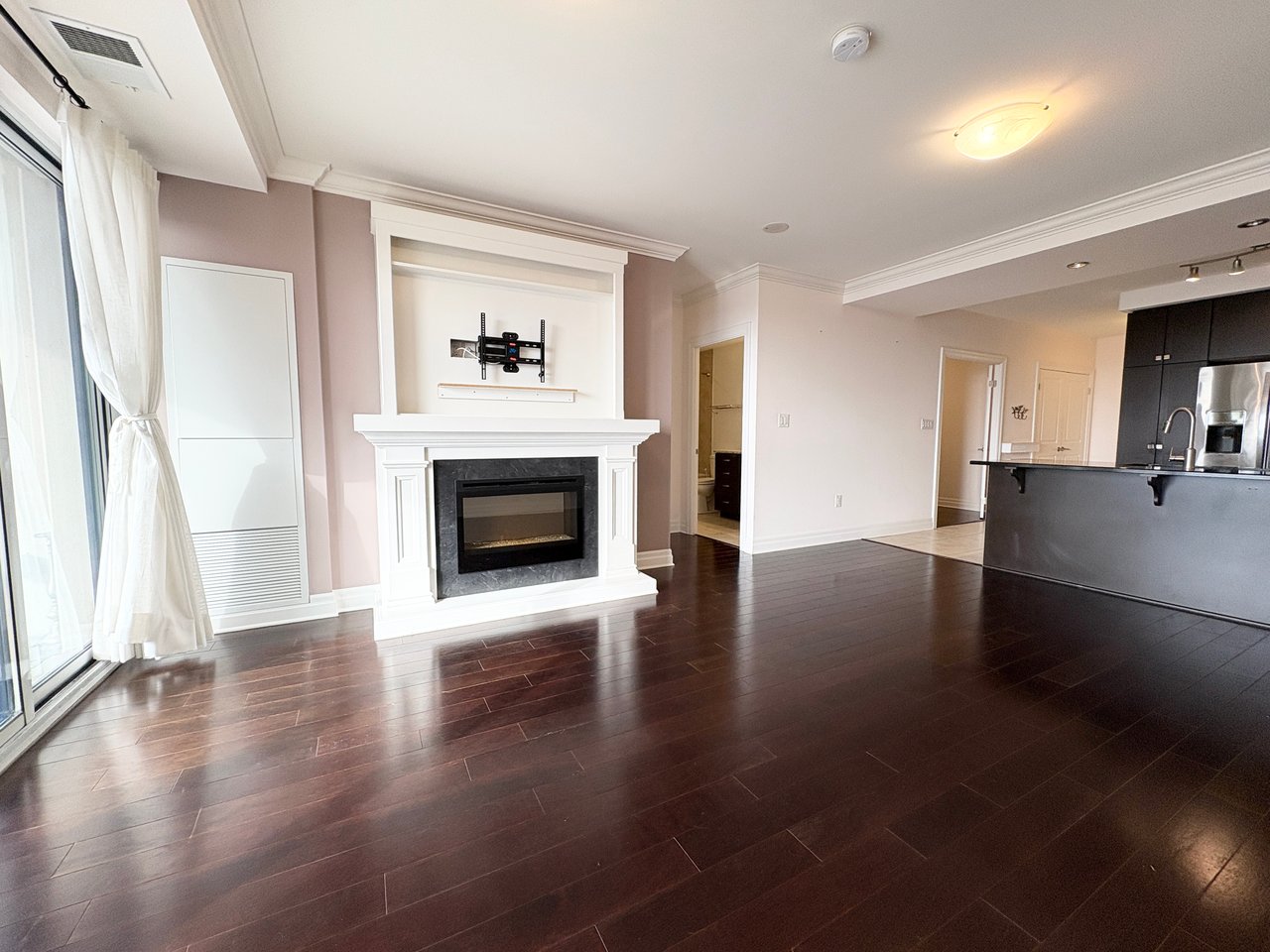 160 Macdonell St W Unit: 1508