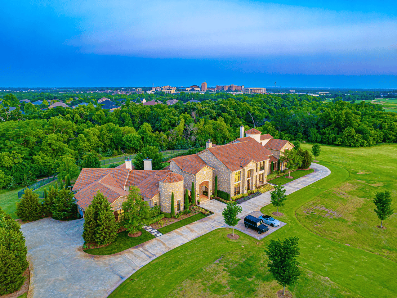Exquisite Private Estate Overlooking Gaillardia Golf Course in Oklahoma City - Wyatt Poindexter - The Agency