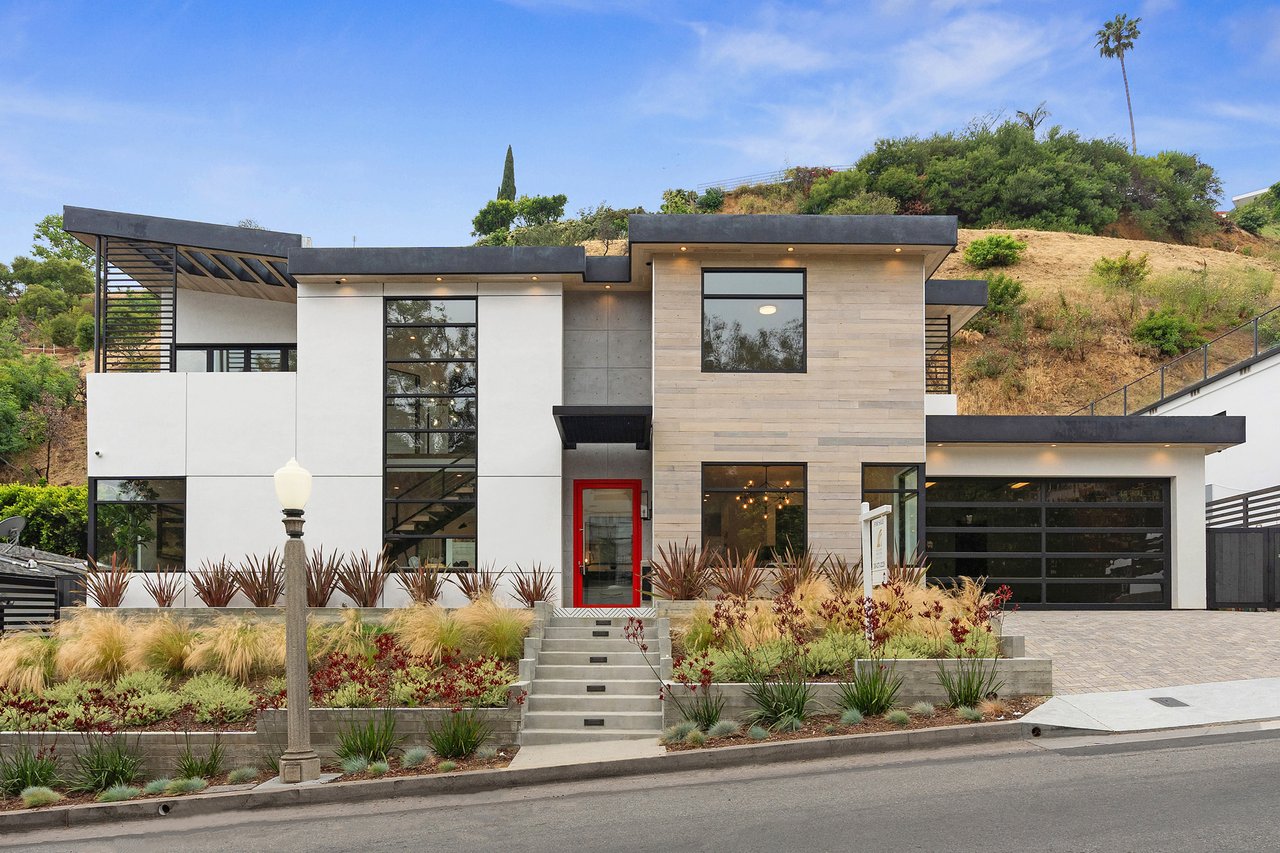 1319 Sunset Plaza Dr