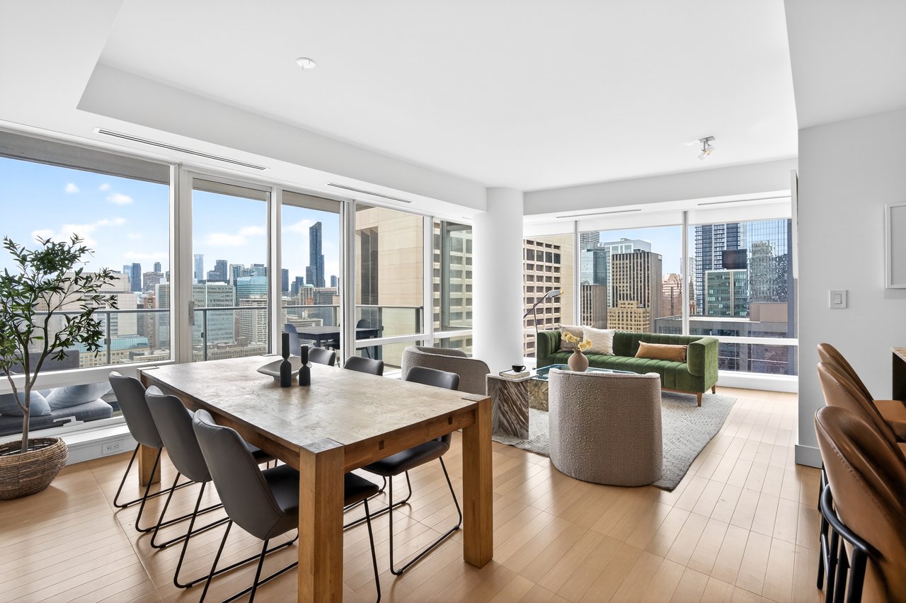 Suite 2806- 180 University Avenue