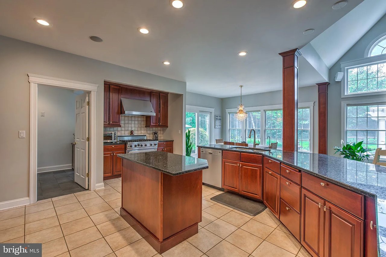 6 Rustic Dr